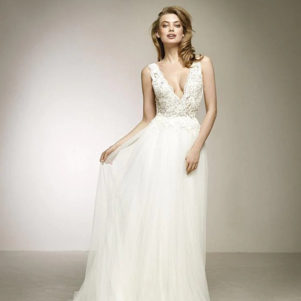 PRONOVIAS Romantic Wedding Dress